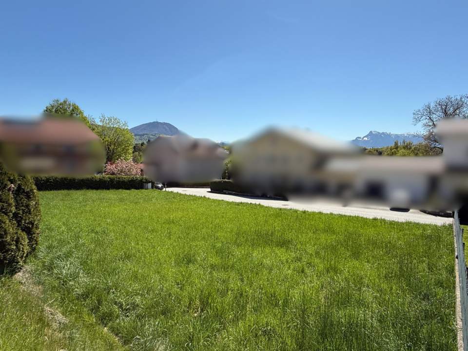 Sonniges Baugrundstück im Herzen von Elixhausen