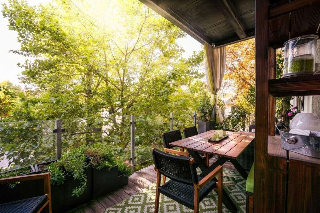 Wiener Altbaucharme Nähe U4 Hietzing – 92 m² Wohnkomfort und großer Südbalkon ins Grüne