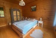 Mehrfamilienhaus mit Atelier, großem Grundstück und Fernblick ins Piestingtal