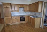 GEPFLEGTES EINFAMILIENHAUS MIT GARAGE UND SCHÖNEM GARTEN