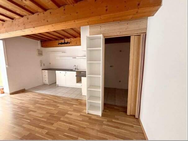 Hofseitige Drei Zimmer Wohnung in Frohsdorf!