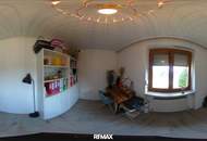 Entzückender Bungalow mit 2 Garagen