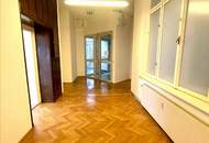 Repräsentative Bürofläche mit Balkon im historischen Palais Fanto zu mieten