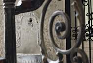 Stadthallennähe | Mittelzinshaus mit ca. 717,87 m² Bestand & ca. 1.086,76 m² erzielbarer WNF zzgl. Außenflächen | nur 2 vermietete Einheiten | fertige Einreichplanung