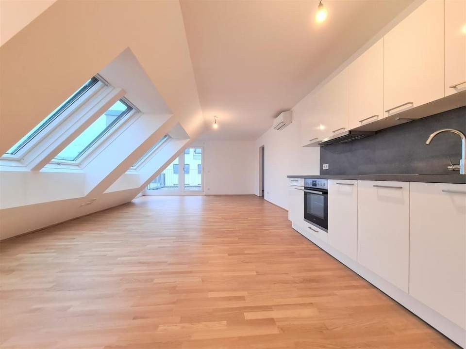 Klimatisierter DG-Wohntraum mit 47,78m² TERRASSENFLÄCHE (5 Terrassen)!