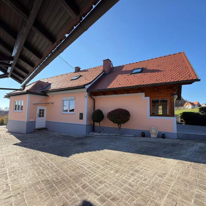 Wohnen in Aussichtslage mitten in der Natur auf 8 Ha. Grund, ehemalige Hofstelle!