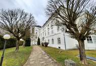 KFZ-Überdachter-Abstellplatz Schloss Traunegg T06