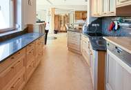 Großzügiges 7-Zimmer-Einfamilienhaus mit Pool und großem Garten