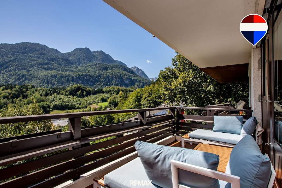 ZU MIETEN - Sonnige Wohnung mit Südbalkon und Bergblick in Bad Ischl