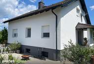 Großfamilie willkommen: neuwertiges Wohnhaus in ruhiger Siedlungslage