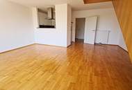 INNSTRASSE, FERNBLICK, unbefristete 97 m2 Dachgeschoß-Maisonette mit Loggia, 2 Zimmer, Komplettküche, Wannenbad, Parketten, gefördert