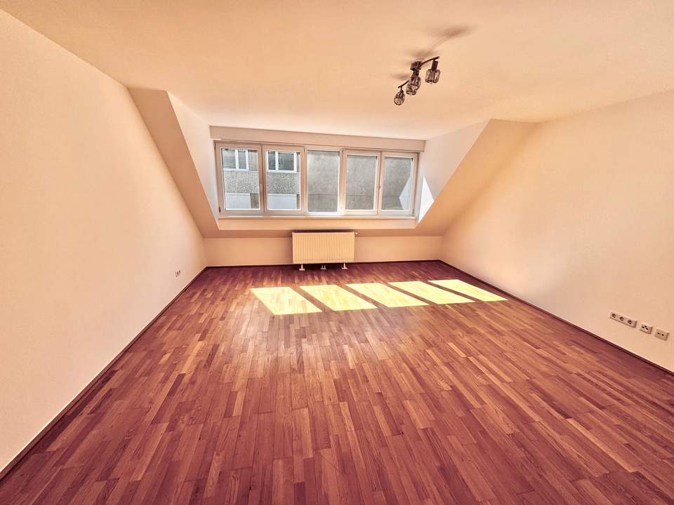 Moderne Dachgeschosswohnung in Top-Lage – 1060 Wien / Mariahilf (Provisionsfrei)