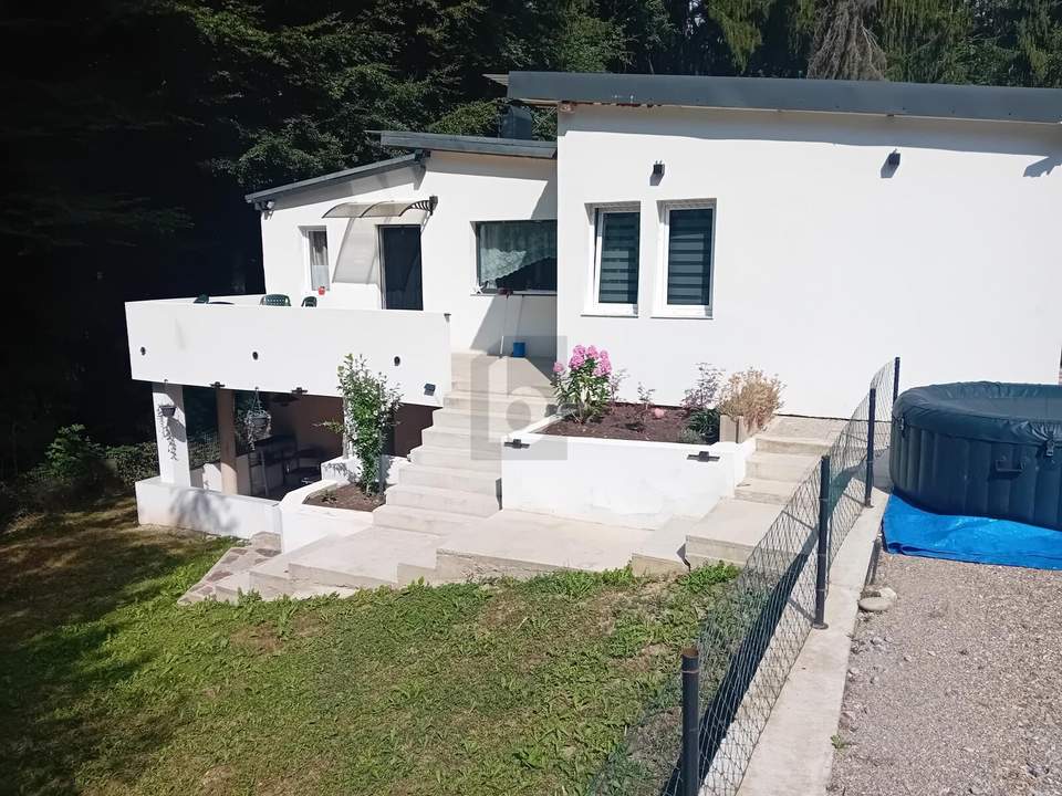 MODERNES EINFAMILIENHAUS MIT WÄRMEPUMPE, CARPORT UND GROßEM GRUNDSTÜCK IN RUHIGER LAGE
