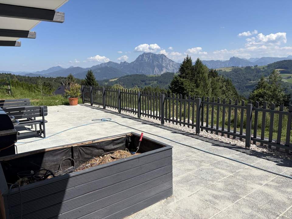 Aussichtslage am Kronberg: 100m² Erdgeschoßwohnung mit großer Terrasse und Gartenanteil. Zweitwohnsitz möglich!