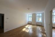 Wunderschöne 2-Zimmer Altbauwohnung mit Flair - UNBEFRISTET // Beautiful 2-Room Apt. in Century Building with flair - UNLI. RENT //