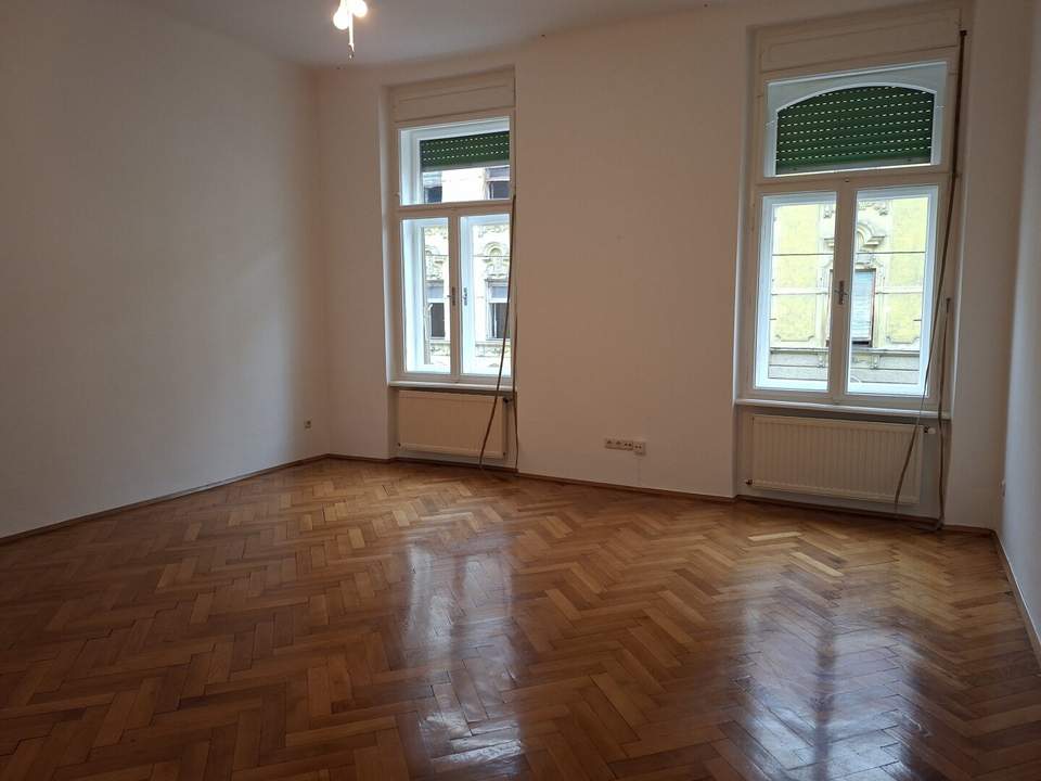 Traumhafte, helle und gut eingeteilte 83,73m² Altbauwohnung (1.OG) nähe Herz-Jesu-Kirche