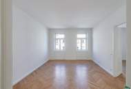 Erstbezug nach Sanierung: Schöne 3-Zimmer-Altbauwohnung mit Balkonmöglichkeit