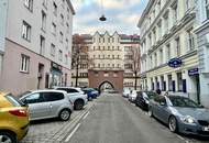 Elegante 3-Zimmerwohnung mit Balkon in saniertem Altbau
