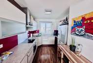 GROßZÜGIGE 5-ZIMMER TERRASSENWOHNUNG MIT 160 m² NUTZFLÄCHE, TIEFGARAGENPLATZ UND FERNBLICK