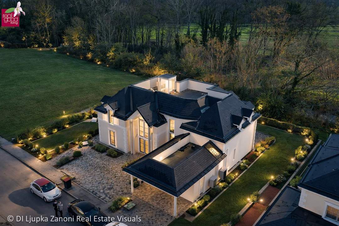 DAS BESONDERE HAT HIER RAUM. Designvilla zwischen See und Golf | Ebreichsdorf · Aqualina