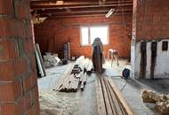 2 Familienhaus mit Pool und Outdoorküche/Poolhaus - Garage für 3 Autos -SOFORT VERFÜGBAR-DACHBODEN AUSBAUBAR