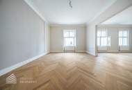 Exklusive 4-Zimmer-Altbau Nähe Oper