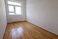 BERNHARDTSTALGASSE, unbefristete 96 m2 Altbau, Wohnküche, 3 Zimmer, Komplettküche, Wannenbad, gefördert, WG-geeignet