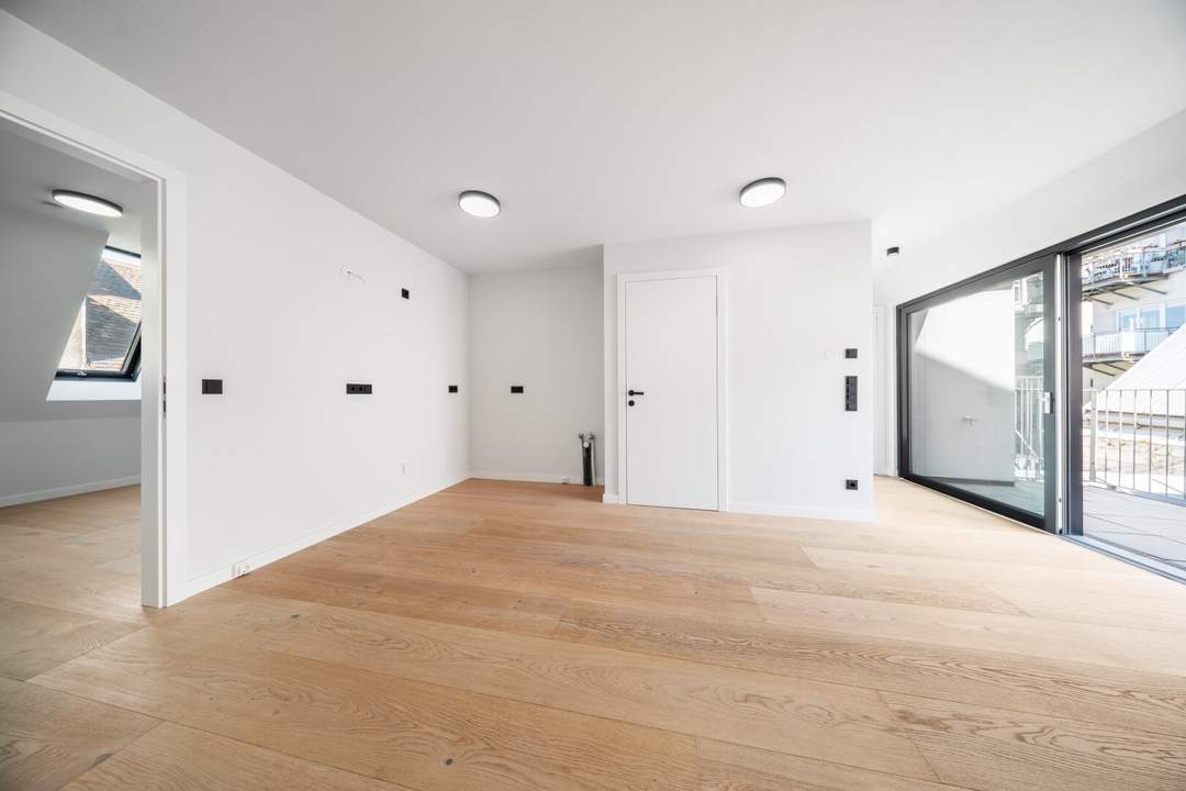 ERSTBEZUG mit TERRASSE! Komfortables Zwei-Zimmer-Dachgeschoß nächst Mittersteig und Margaretenplatz!