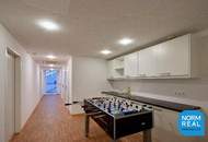 Moderner Büro oder Praxisraum mit Balkon am Paulusplatz