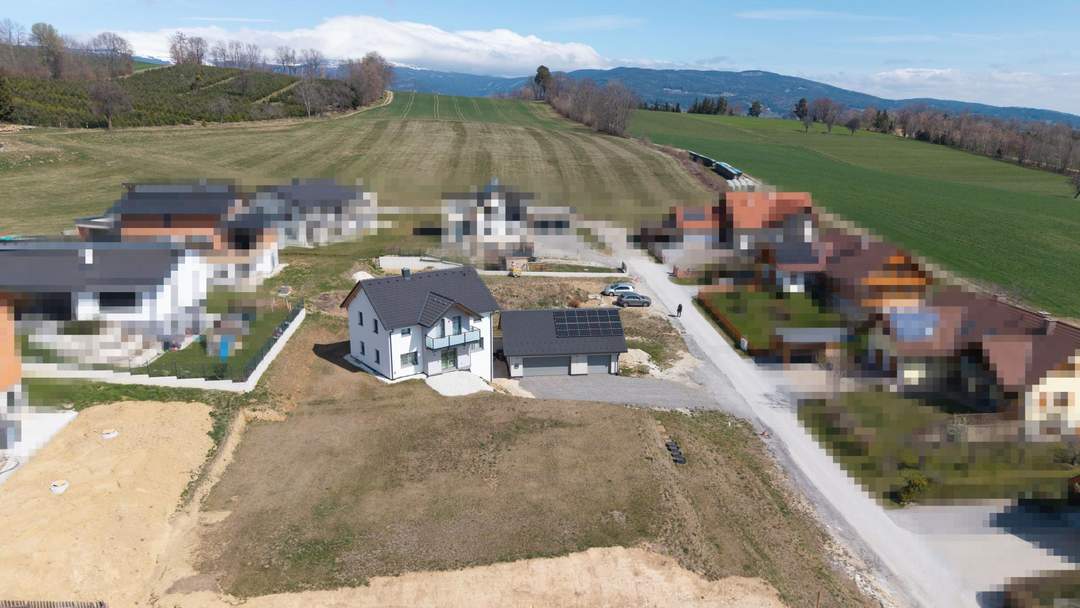 Modernes Einfamilienhaus mit Garten und sonniger Terrasse – ideal für Familien!