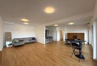 4 Schlafz. und ein großes Wohnzimmer der gehobenen Klasse, inkl. 2 PP // 4 bedr. and a large, upscale living, including 2 parking spaces //