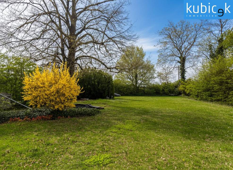 Aufgeschlossenes und ebenes Eckgrundstück in GF-Süd