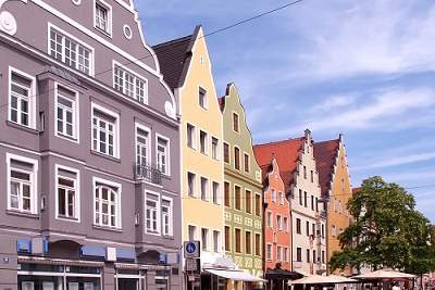 Wohn- und Geschäftshaus mit Büroflächen, Carport und Stellplätzen, Gewerbeobjekt-kauf, 1.070.000,€, 5311 Vöcklabruck