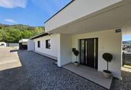 MODERN LIVING - Neuwertige Doppelhaushälfte mit 2 Terrassen und Doppelcarport in ruhiger Aussichtslage