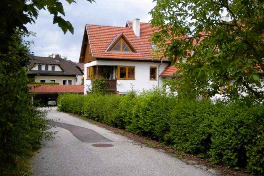 Charmante 3-Zimmer-Dachgeschosswohnung mit Kachelofen und Gartennutzung in Bad Zell, Wohnung-miete, 720,00,€, 4283 Freistadt
