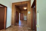 Charmantes 4 Zimmer-Einfamilienhaus mit Garten, Balkon & Garagen