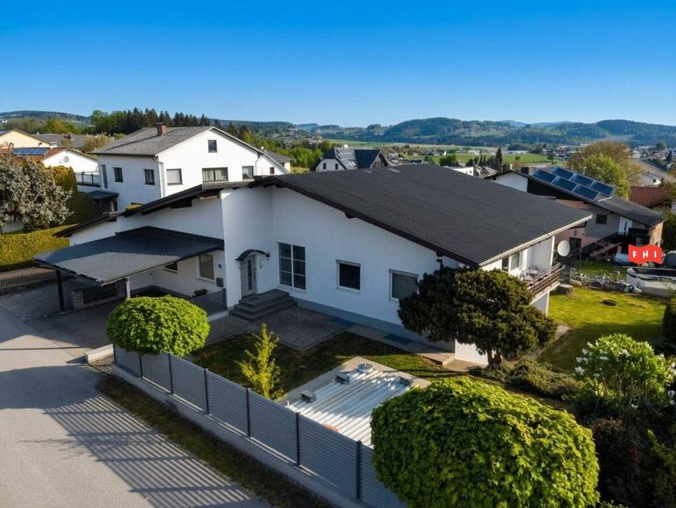 Großzügige Architektur in bester Lage - stilvolles Wohnen auf 330 m2