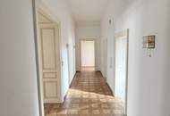 TOPLAGE LEOBEN - SANIERUNGSBEDÜRFTIG - große herrschaftliche Wohnung mit 2 Balkone!