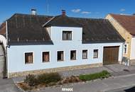 Bauernhaus mit uneinsehbaren Innenhof und Schuppen