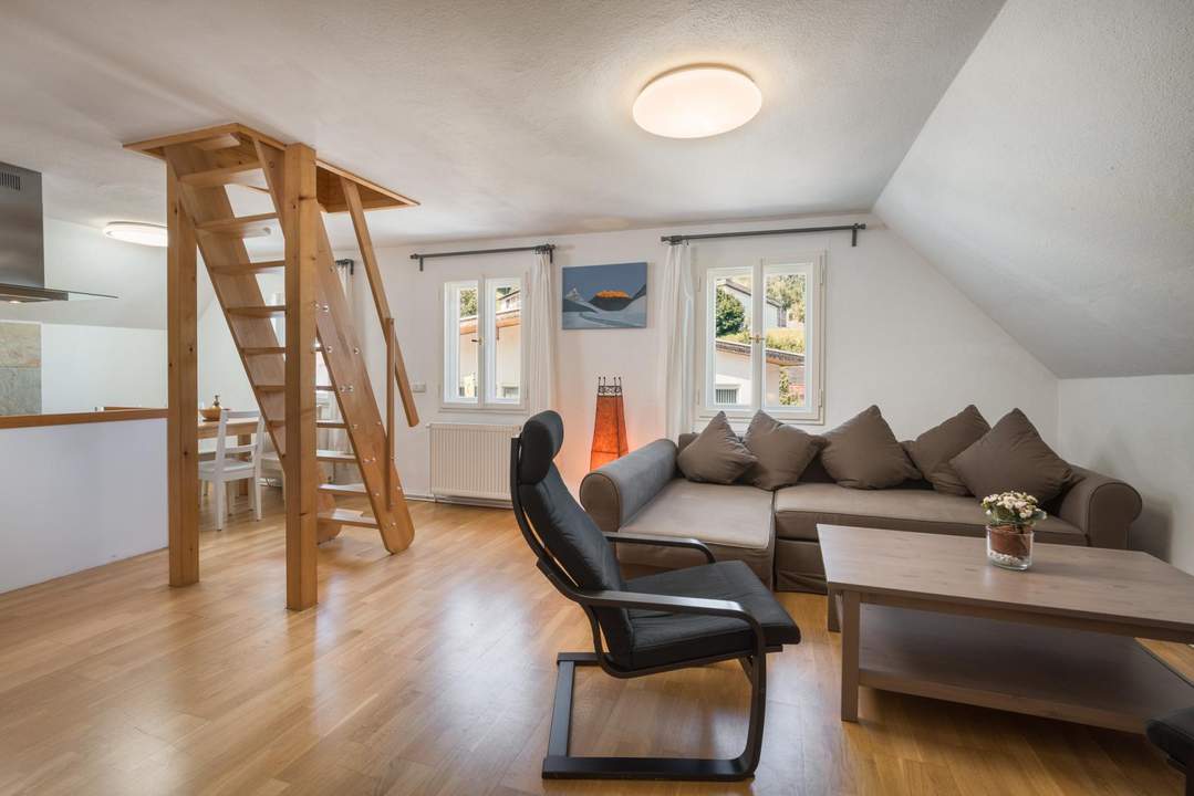 Anlegerchance: Zweigeschossige Wohnung mit gutem Mietertrag