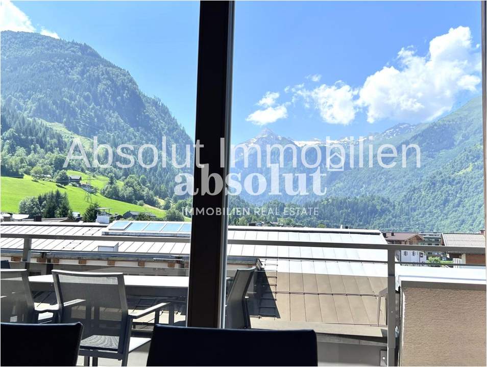 Exklusive Penthouse-Wohnung in Kaprun! 4 Schlafzimmer, 3 Bäder, 70 m² Terrasse und 2 TG Parkplätze!