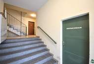 Sanierungsbedürftige Eigentumswohnung mit großzügiger Terrasse