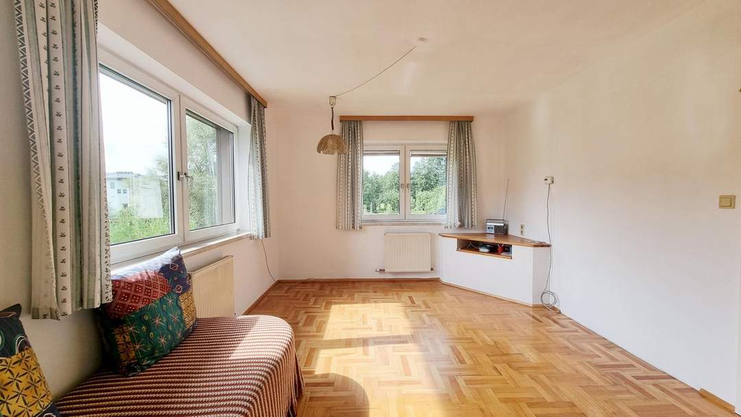 Große Wohnung mit 2 Wohneinheiten und direktem Zugang zur Rodl nahe Ortsplatz