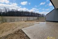 RESERVIERT! 208 m² NFL! 5-ZIMMER, KELLER, BALKON, TERRASSE, CARPORT UND GROSSER GARTEN. ZIEGELQUALITÄT MIT UNVERBAUBAREM GRÜNBLICK.