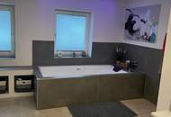 Großzügiges Wohnhaus mit 2 Wohneinheiten und Pool in zentrumsnaher Lage