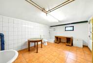 SPACIOUS PROPERTY WITH GARDEN, TERRACES, & GARAGES - HOME OFFICE AND LIVING UNDER ONE ROOF!