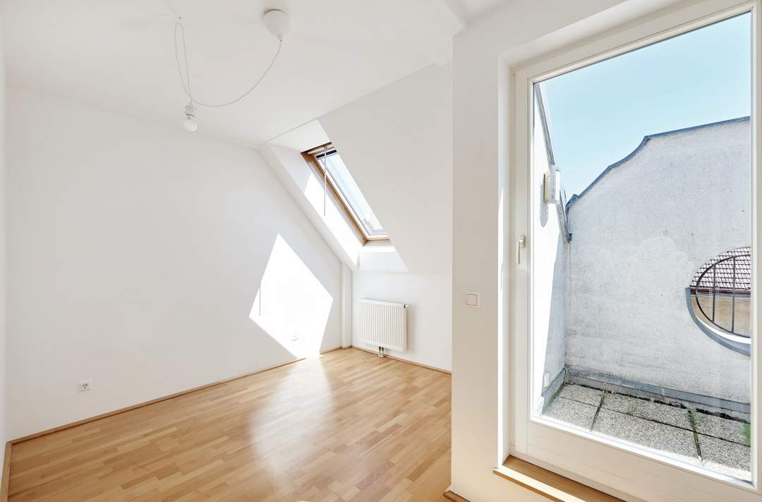 2-Zimmer DG-Wohnung mit Terrasse - Nähe U3 Hütteldorfer Straße