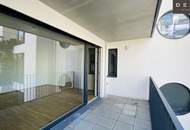 / ZWEI ZIMMER / INNENHOFSEITIG AUSGERICHTET / MODERNE ANLAGE / VERFÜGBAR AB SOFORT / U-BAHN NÄHE