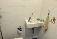 Tokiostraße / Kirschblütenpark: VIS / Japanische Schule: Möblierte 4 Zimmer-Maisonetten-Wohnung mit einer Loggia und Terrasse + optionaler Garagenstellplatz!