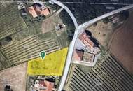 Traumhaft sonniges Baugrundstück in Thermennähe mit herrlich grünem Ausblick